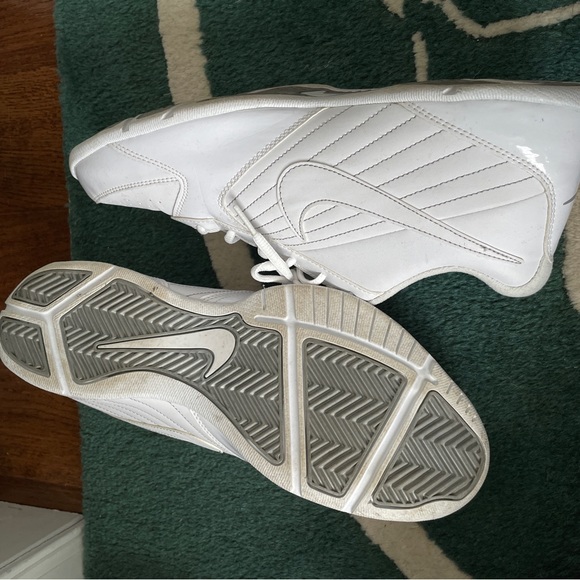 White NIKE Sneakers - Picture 2 of 3